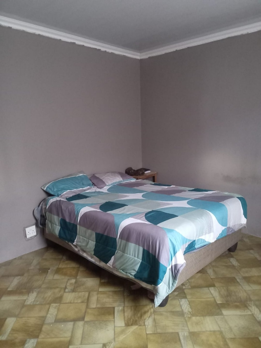 5 Bedroom Property for Sale in Scenery Park Eastern Cape